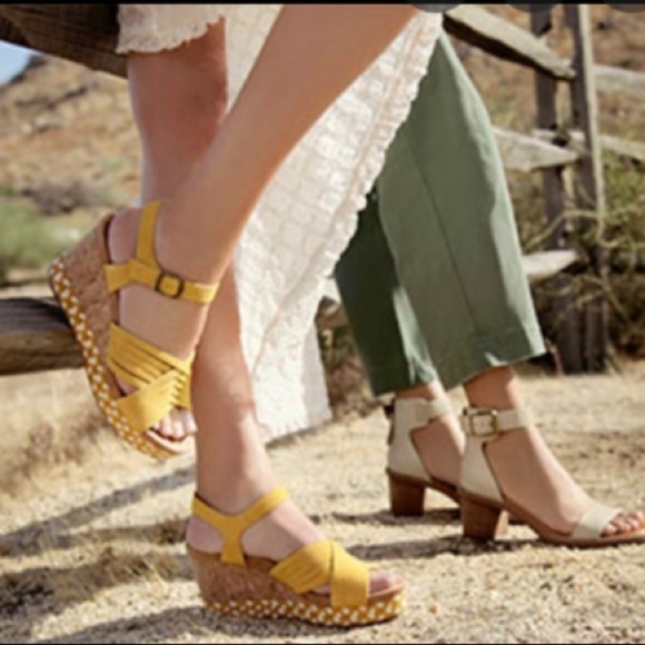 NWT Zodiac sz 8 Paola yellow suede cork wedge sandals - Picture 3 of 14
